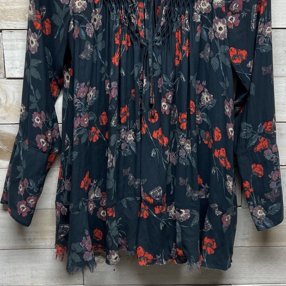Free People Tunic Top Womens XS Navy Blue Floral So Fine Pebble Crepe Frayed Hem - Picture 5 of 12